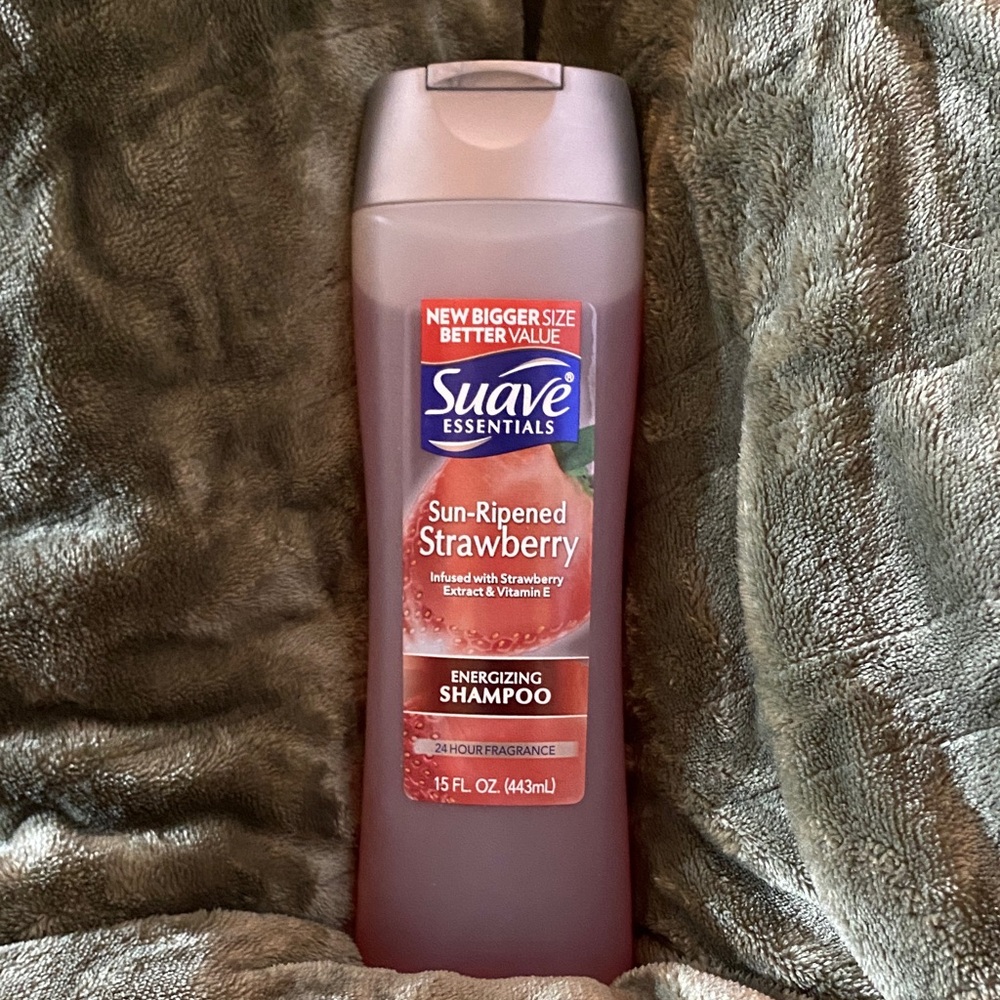Suave Essentials Shampoo Sun-Ripened Strawberry 15 oz New Old Stock